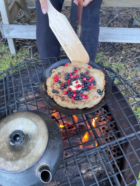 Skogspannkaka m lingon